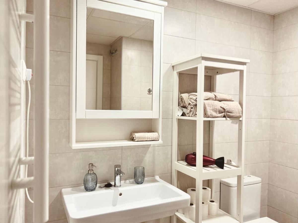 Sarah Apartment ฟูเอนฮิโรลา ภายนอก รูปภาพ